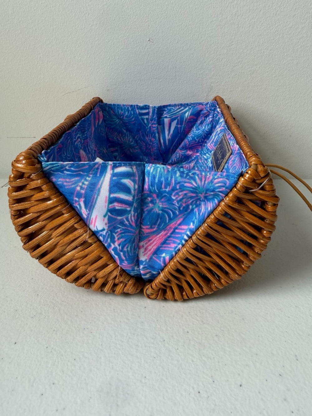 Lilly Pulitzer GWP Wicker Sunglass Case/Clutch
Boca Blue
It's a Sailabration - Picture 9 of 14